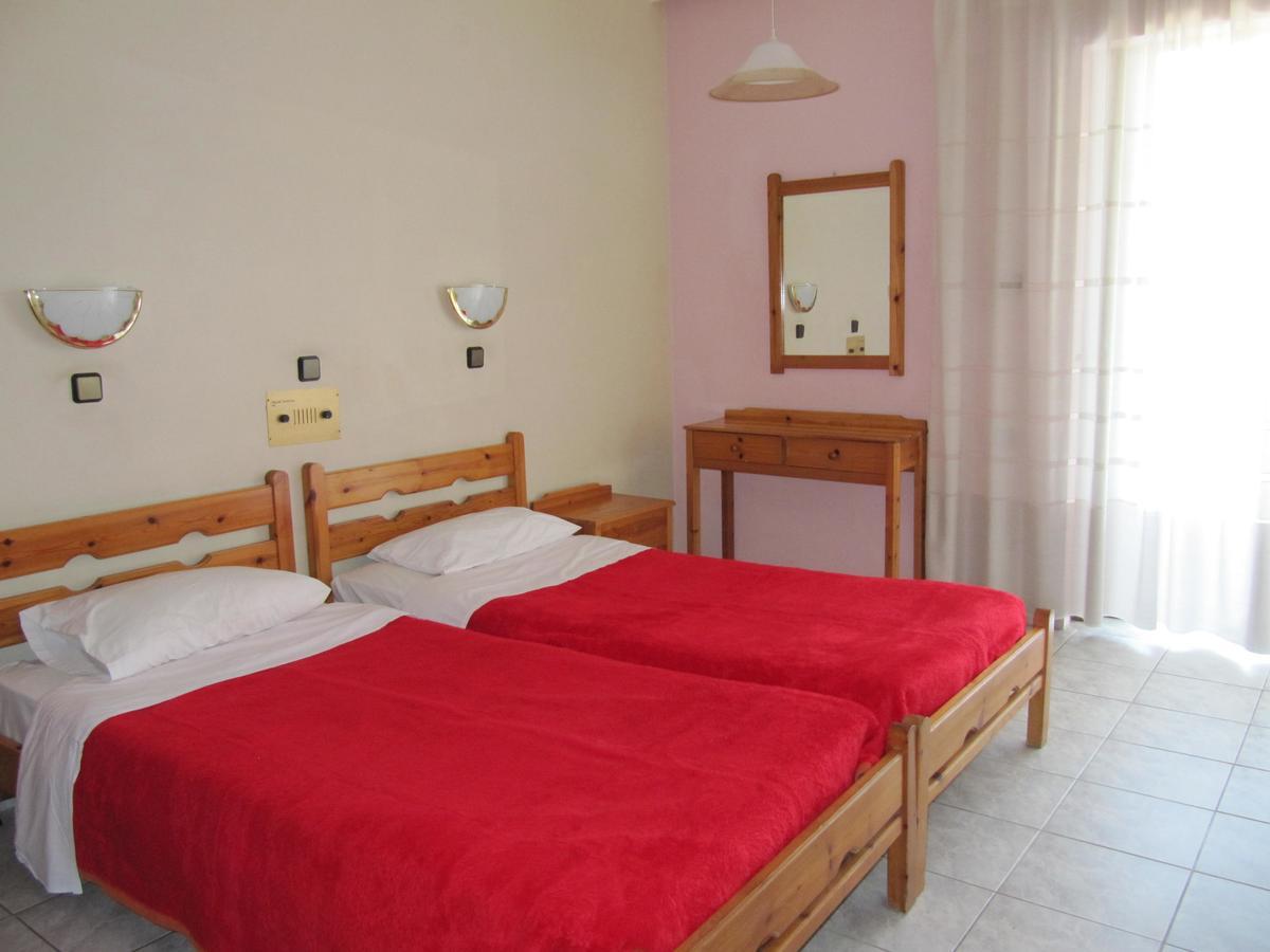 Frosini Hotel Lambi  Zewnętrze zdjęcie