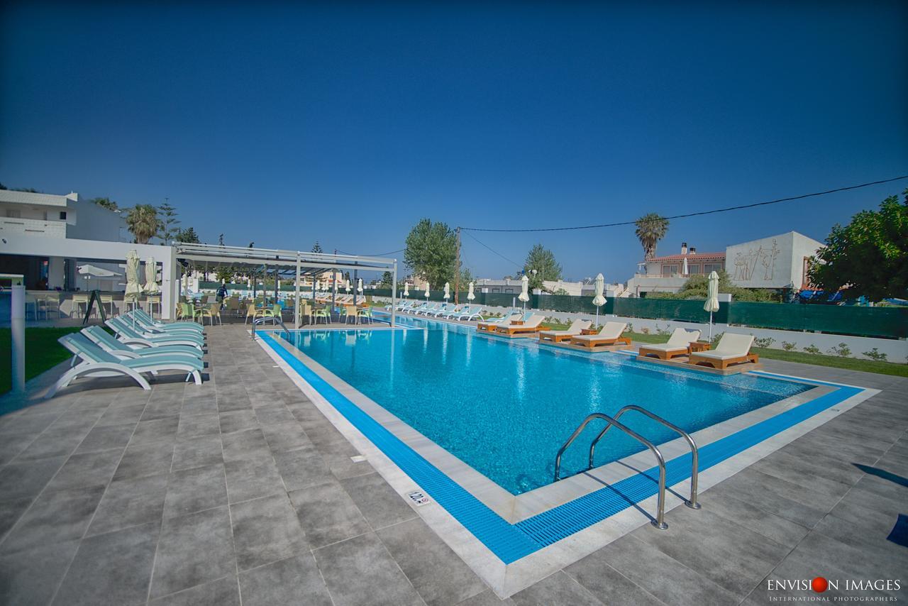Frosini Hotel Lambi  Zewnętrze zdjęcie